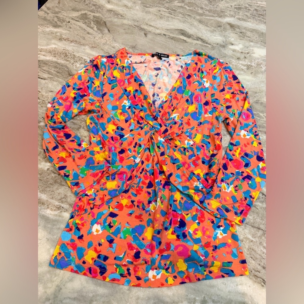 Cable & Gauge Colorful Twist Front V-Neck Top Medium Long Sleeve